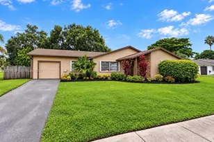 908 Cardinal Pl, Homestead, FL 33035 - Photo 1