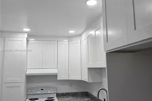 9159 SW 77th Ave, Miami, FL 33156 - Photo 3