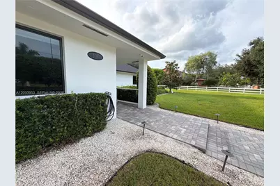 2751 SW 141st Ter, Davie, FL 33330 - Photo 9