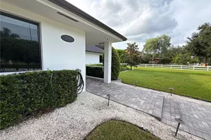 2751 SW 141st Terrace, Davie, FL 33330 - Photo 9