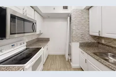 219 NW 12th Ave #514, Miami, FL 33128 - Photo 1