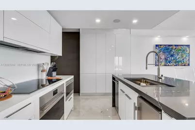 5875 Collins Ave #1707, Miami Beach, FL 33140 - Photo 29