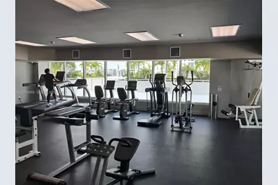275 NE 18th St #1409, Miami, FL 33132 - Photo 11