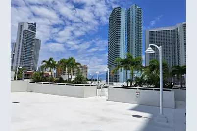 275 NE 18th St #1409, Miami, FL 33132 - Photo 7