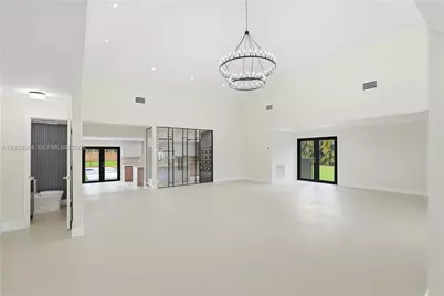 10861 SW 93rd St, Miami, FL 33176 - Photo 9