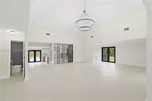 10861 SW 93rd St, Miami, FL 33176 - Photo 9
