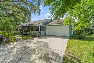 2044 NE 24th St, Jensen Beach, FL 34957 - Photo 1