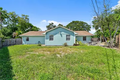 2044 NE 24th St, Jensen Beach, FL 34957 - Photo 29