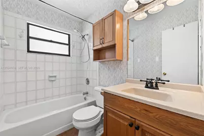 2044 NE 24th St, Jensen Beach, FL 34957 - Photo 23