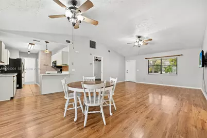 2044 NE 24th St, Jensen Beach, FL 34957 - Photo 7