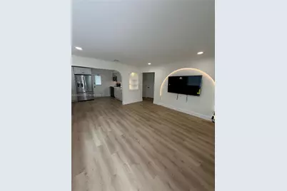 708 SW 7th Ave, Hallandale Beach, FL 33009 - Photo 21