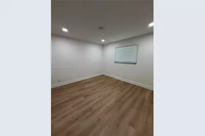 708 SW 7th Ave, Hallandale Beach, FL 33009 - Photo 17