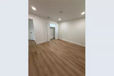 708 SW 7th Ave, Hallandale Beach, FL 33009 - Photo 15