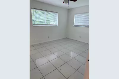 21140 NE 26th Ave, Miami, FL 33180 - Photo 9