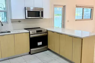 21140 NE 26th Ave, Miami, FL 33180 - Photo 3