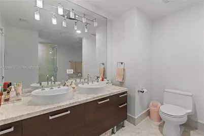 244 Biscayne Blvd #2410, Miami, FL 33132 - Photo 25