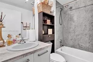 253 NE 2nd St, Miami, FL 33132 - Photo 19