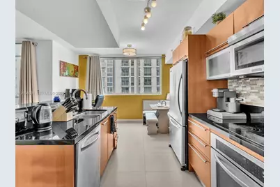 253 NE 2nd St #2208, Miami, FL 33132 - Photo 7