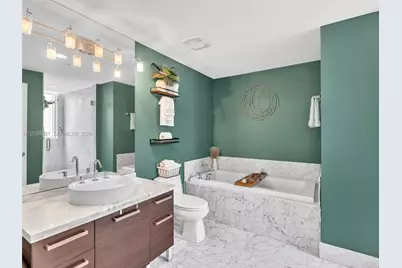 253 NE 2nd St #2208, Miami, FL 33132 - Photo 27