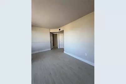 380 NW 85th Pl #1406, Miami, FL 33126 - Photo 11