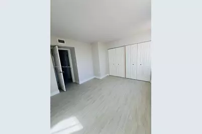 380 NW 85th Pl #1406, Miami, FL 33126 - Photo 7