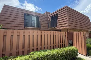 2564 Lakeview Ct, Cooper City, FL 33026 - Photo 1