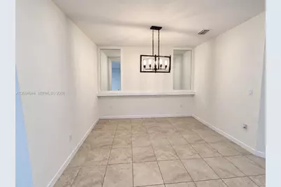 10306 W 33rd Ln, Hialeah, FL 33018 - Photo 9