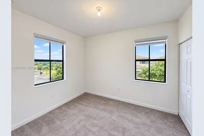 10306 W 33rd Ln, Hialeah, FL 33018 - Photo 25
