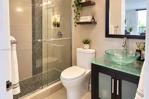 1020 Meridian Ave, Miami Beach, FL 33139 - Photo 3