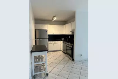 111 Golden Isles Dr #E4, Hallandale Beach, FL 33009 - Photo 9