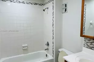 8025 S Colony Cir S, Tamarac, FL 33321 - Photo 11