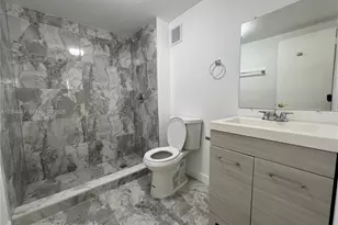 7825 Fairview Dr, Tamarac, FL 33321 - Photo 9