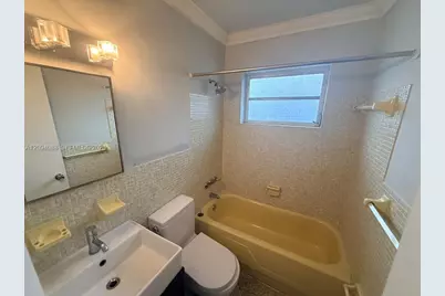 990 SW 4th St #7, Miami, FL 33130 - Photo 7