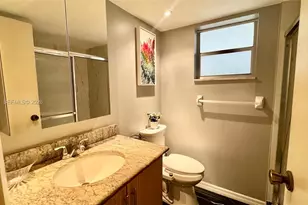 410 SE 2nd St, Hallandale Beach, FL 33009 - Photo 35
