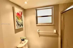 410 SE 2nd St, Hallandale Beach, FL 33009 - Photo 37