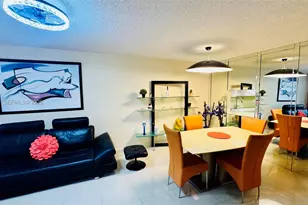 410 SE 2nd St, Hallandale Beach, FL 33009 - Photo 5