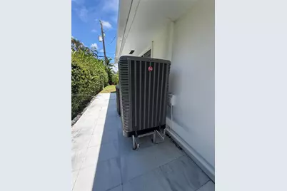 2215 NE 204th St, Miami, FL 33180 - Photo 25