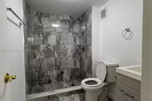 7825 Fairview Dr, Tamarac, FL 33321 - Photo 9