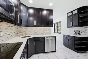 831 S 28th Ave, Hollywood, FL 33020 - Photo 13