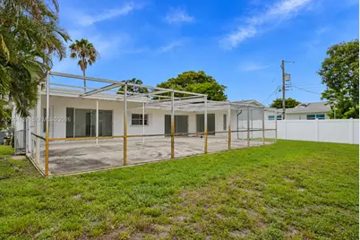 17355 NE 7th Ave, Miami, FL 33162 - Photo 13