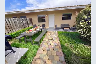 720 NE 13th Ct #3, Fort Lauderdale, FL 33304 - Photo 1