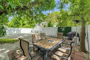 1963 SW 17th Ct, Miami, FL 33145 - Photo 9