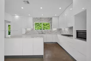 205 N Hibiscus Dr, Miami Beach, FL 33139 - Photo 21