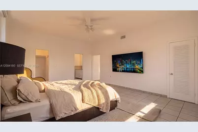 205 N Hibiscus Dr, Miami Beach, FL 33139 - Photo 25
