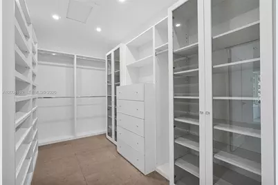 205 N Hibiscus Dr, Miami Beach, FL 33139 - Photo 27