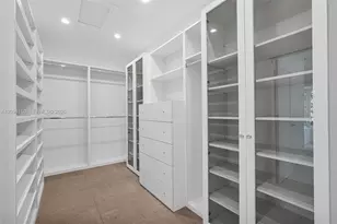 205 N Hibiscus Dr, Miami Beach, FL 33139 - Photo 27