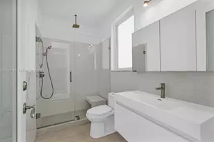 205 N Hibiscus Dr, Miami Beach, FL 33139 - Photo 37