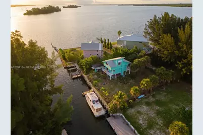 51 Vip Is #B, Grant-Valkaria, FL 32949 - Photo 3