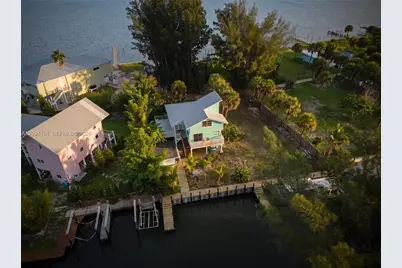 51 Vip Is #B, Grant-Valkaria, FL 32949 - Photo 7