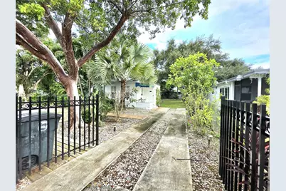 1220 NE 128th St, North Miami, FL 33161 - Photo 3